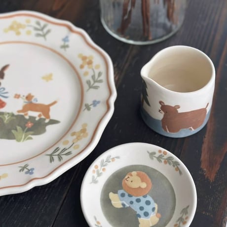 クマとアヒルの川遊びミルクピッチャー/Bear and duck playing in the river milk pitcher