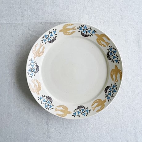 黄色い鳥と花籠のリム皿 8寸 / Yellow bird and flower basket rim plate (l-size)