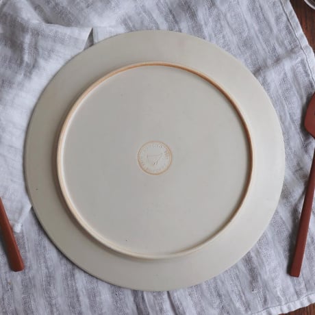 森の動物たちの平皿 7寸/Plate of forest animals