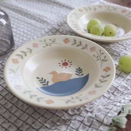 アヒルの水浴びリムボウル/duck bathing rim bowl