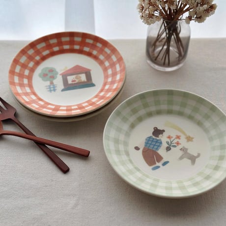 チェック柄のパスタ皿いろいろ/Various plaid pattern pasta plate