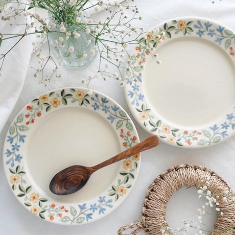 リム皿“お花のリース”/Rimmed plate "Flower wreath"