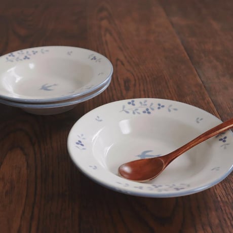 【シロムク釉】青いお花と鳥のリムボウル/Blue flower and bird rim bowl