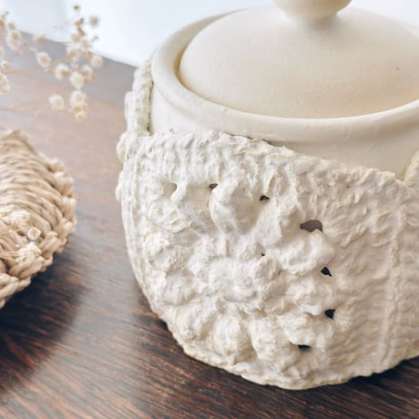 ニット陶器”蓋物”/Knitted pottery "lidded container"