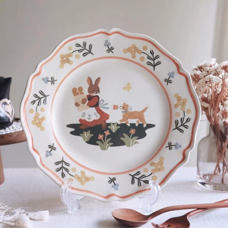 花リムプレート“ウサギとねこのお買い物”/Flower Rim Plate "Rabbit and Cat Shopping"