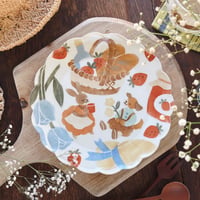 花皿“うさぎと犬のピクニック”/Flower plate "Rabbit and dog picnic"