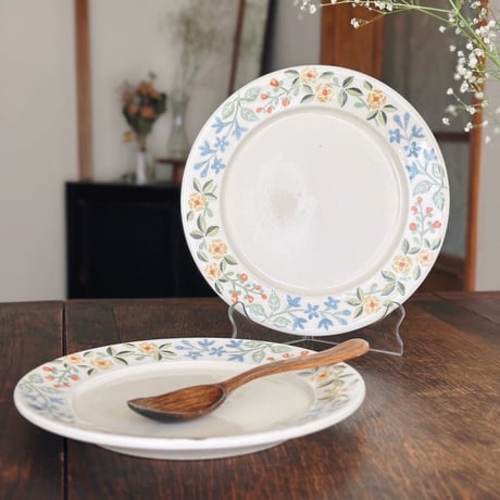 リム皿“お花のリース”/Rimmed plate "Flower wreath"