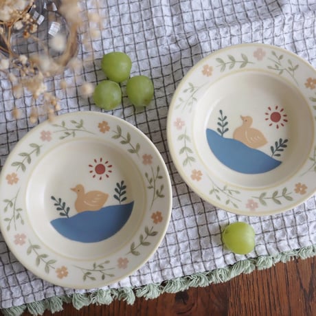 アヒルの水浴びリムボウル/duck bathing rim bowl