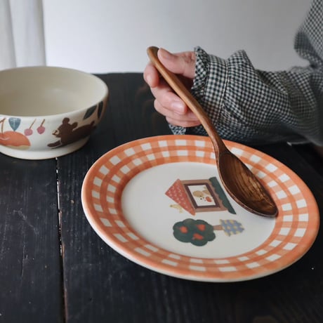 リムプレート“ビーグルとりんごの木”/Rim Plate "Beagle and Apple Tree"