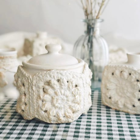 ニット陶器”蓋物”/Knitted pottery "lidded container"