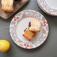 赤い木の実のリム皿　6寸/Red nut rim plate(s-size)