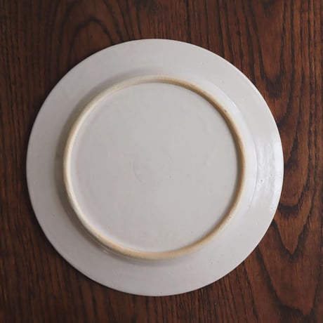 【シロムク釉】木馬とお花のリム皿/Wooden horse and flower rim plate
