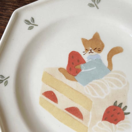 八角皿“ショートケーキと猫”/Octagonal Plate "Shortcake and Cat"