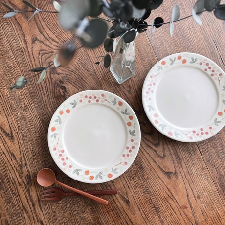 イチゴとブドウのリム皿　7寸/strawberry and grape rim plate