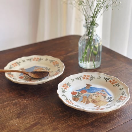 花リム皿“ねこのお家”/Flower Rim Plate "Cat's House"