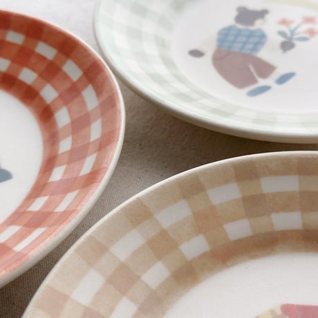 チェック柄のパスタ皿いろいろ/Various plaid pattern pasta plate