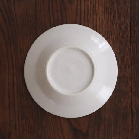 【シロムク釉】青いお花と鳥のリムボウル/Blue flower and bird rim bowl