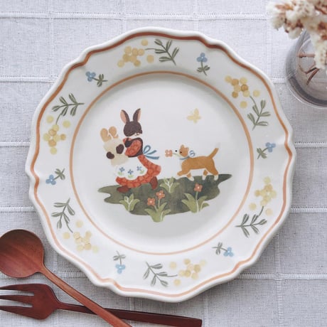 うさぎのお買い物花リム皿/Rabbit shopping flower rim plate