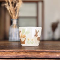 フリーカップ“うさぎとにんじんカゴ/Free cup "Rabbit and carrot basket"