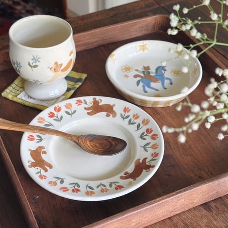 リム広皿いろいろ/Various wide-rimmed plates