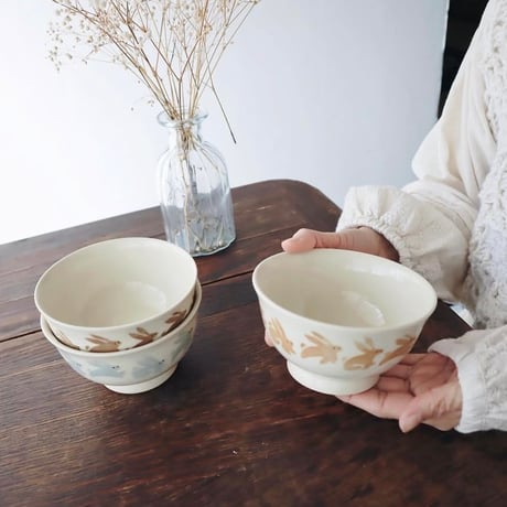 お茶碗“跳ねるうさぎ”