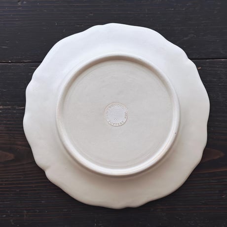 花リムプレート“ウサギとねこのお買い物”/Flower Rim Plate "Rabbit and Cat Shopping"