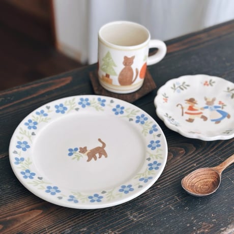 リムプレート“猫とネモフィラ”/Rim Plate "Cat and Nemophila"