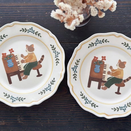 花リムプレート“ピアノを弾くネコ”/Flower Rim Plate "Cat Playing Piano"