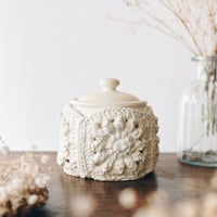 ニット陶器”蓋物”/Knitted pottery "lidded container"