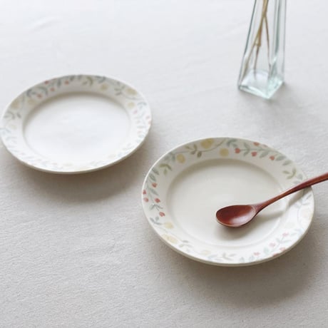 レモンと赤いお花のリム皿　6寸/Lemon and red flower rim plate