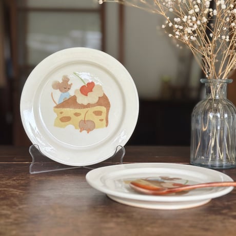 リム皿M”ネズミとチーズケーキ”/Rimmed Plate M "Mouse and Cheesecake"