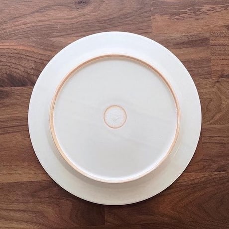 イチゴとブドウの七寸皿/Strawberry and grape rim plate(m-size)