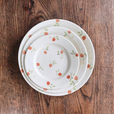 コロコロいちごリム皿/Korokoro Strawberry Rim Plate