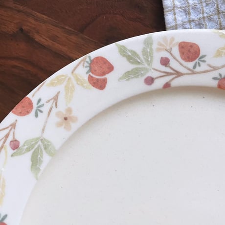 いちごの七寸皿/Strawberry rim plate(m-size)