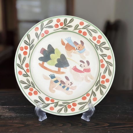 リムプレート“犬のもみの木運び”/Rim Plate "Dog Carrying Fir Tree"