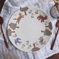 森の動物たちの平皿 7寸/Plate of forest animals
