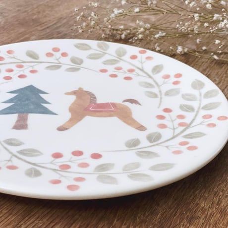 馬と木の実の平皿　7寸/Horse and nut flat plate