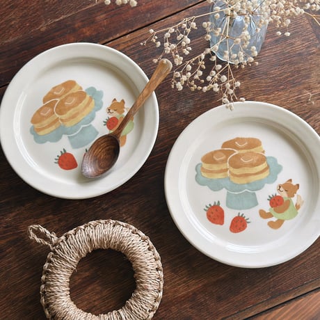 リム皿”キツネとパンケーキ”/Rimmed Plate "Fox and Pancakes"