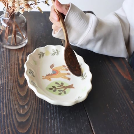 フラワープレート“馬ともみの木”/Flower plate "Horse and Fir Tree"