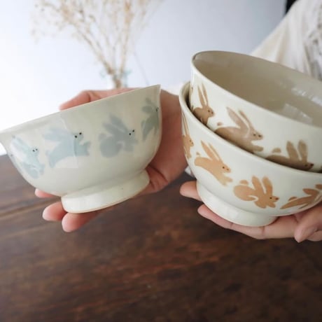 お茶碗“跳ねるうさぎ”
