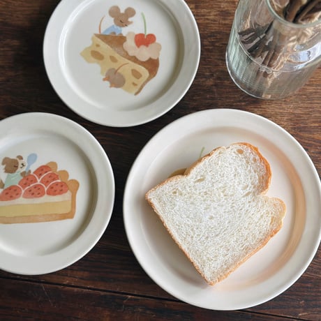 リム皿M”ネズミとチーズケーキ”/Rimmed Plate M "Mouse and Cheesecake"