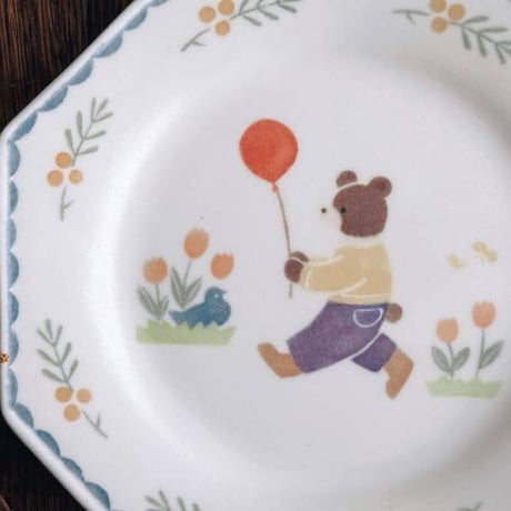 風船とお散歩くまの八角皿/Balloons and walking bear octagonal plate