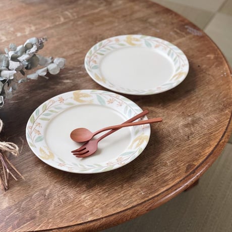 花運ぶ鳥の七寸皿/Flower-carrying bird plate (m-size)