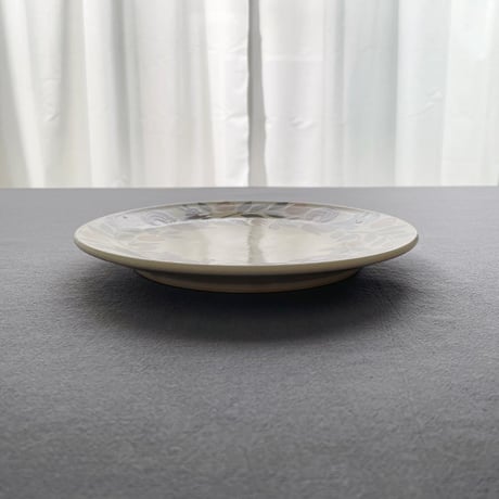 リスとチューリップの平皿　6寸/Flat plate of squirrel and tulip(s-size)