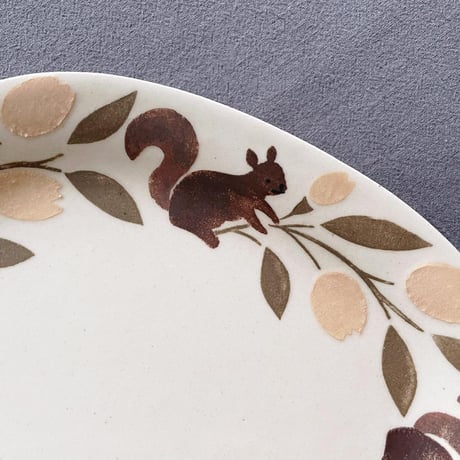 リスとチューリップの楕円皿 / Squirrels and tulips oval plate