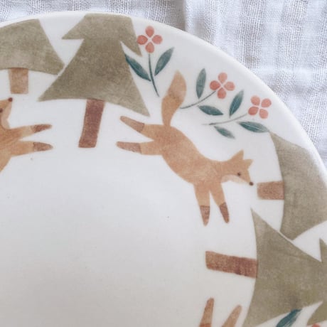 森とキツネの平皿　7寸/Forest and fox flat plate