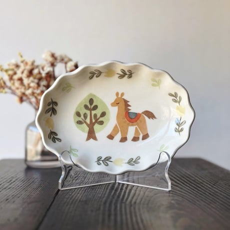 フラワープレート“馬ともみの木”/Flower plate "Horse and Fir Tree"