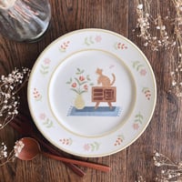 茶トラねこと花瓶のパスタ皿　7寸/Brown tiger cat and vase pasta dish