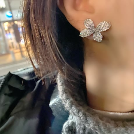 ペタル　ピアス🌸
