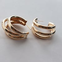 3連ゴールドピアス